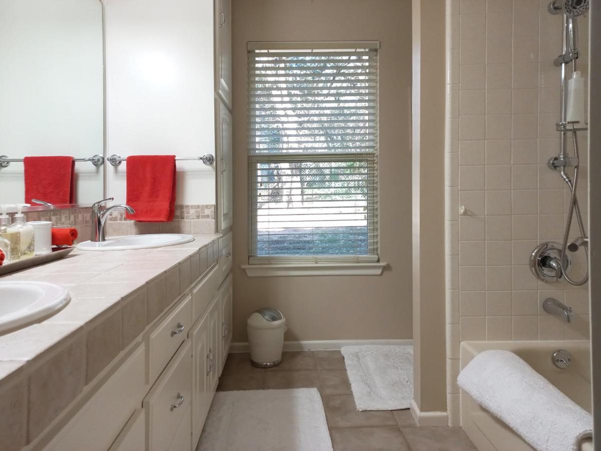 דירות סן מרקוס King Bed In Relaxing Oasis, With Free Snack/Wi-Fi/Parking מראה חיצוני תמונה